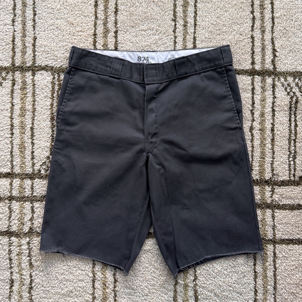 Dickies Cut-Off Shorts – Size 34